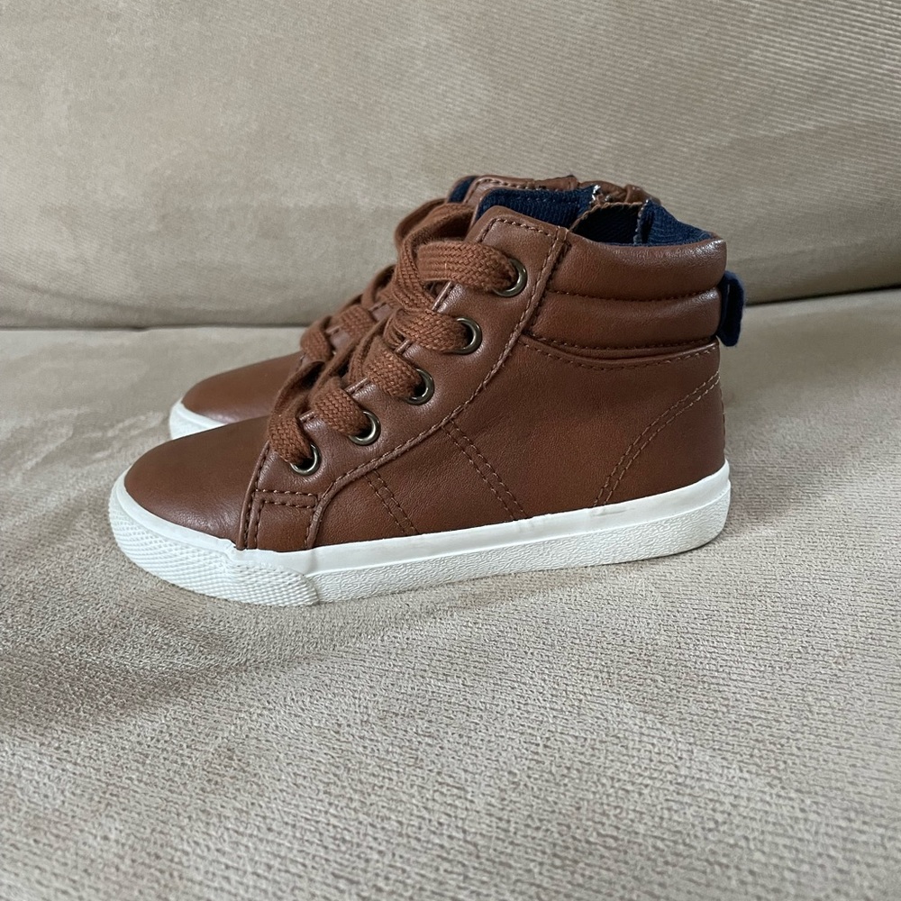 Boys Toddler size 8 Dress Sneakers